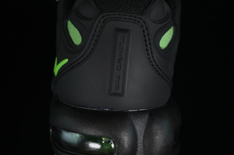 Nike Air Max Plus Drift