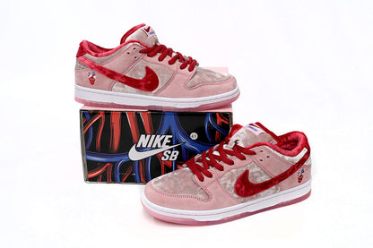 SB Dunk Low "StrangeLove"